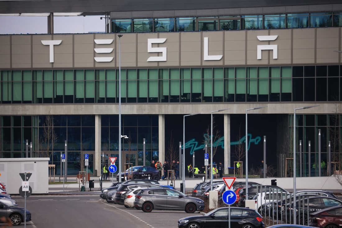 Tesla Factory Shutdown due to Suspected Arson; Elon Musk Blames 'Eco-terrorists'